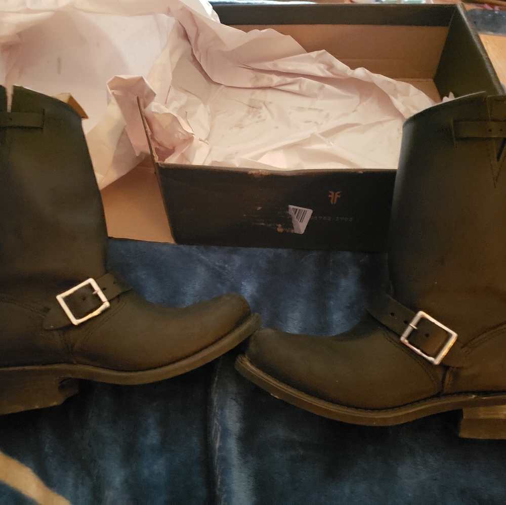 Women's Frye Engineer 12R size 8